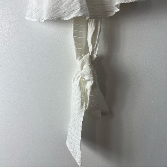 NWT Nine West One Shoulder Shirred Tie Waist
Peplum Top in White Size XS - Picture 8 of 17